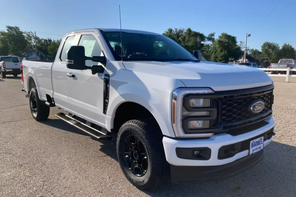 2025 Ford F-250 photo 1