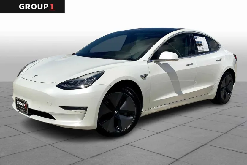 2019 Tesla Model 3 Standard Range photo 1