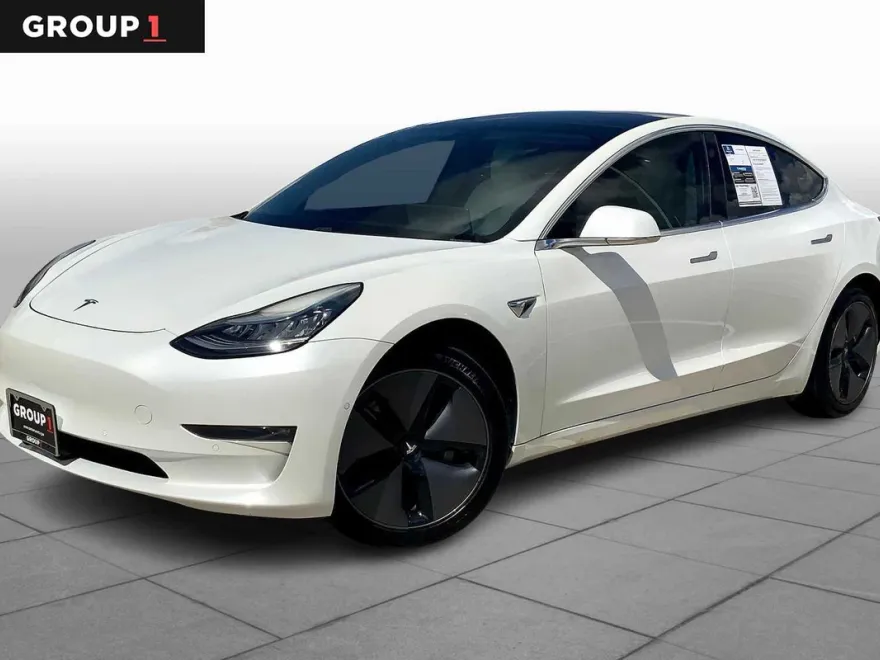 2019 Tesla Model 3 Standard Range photo 1