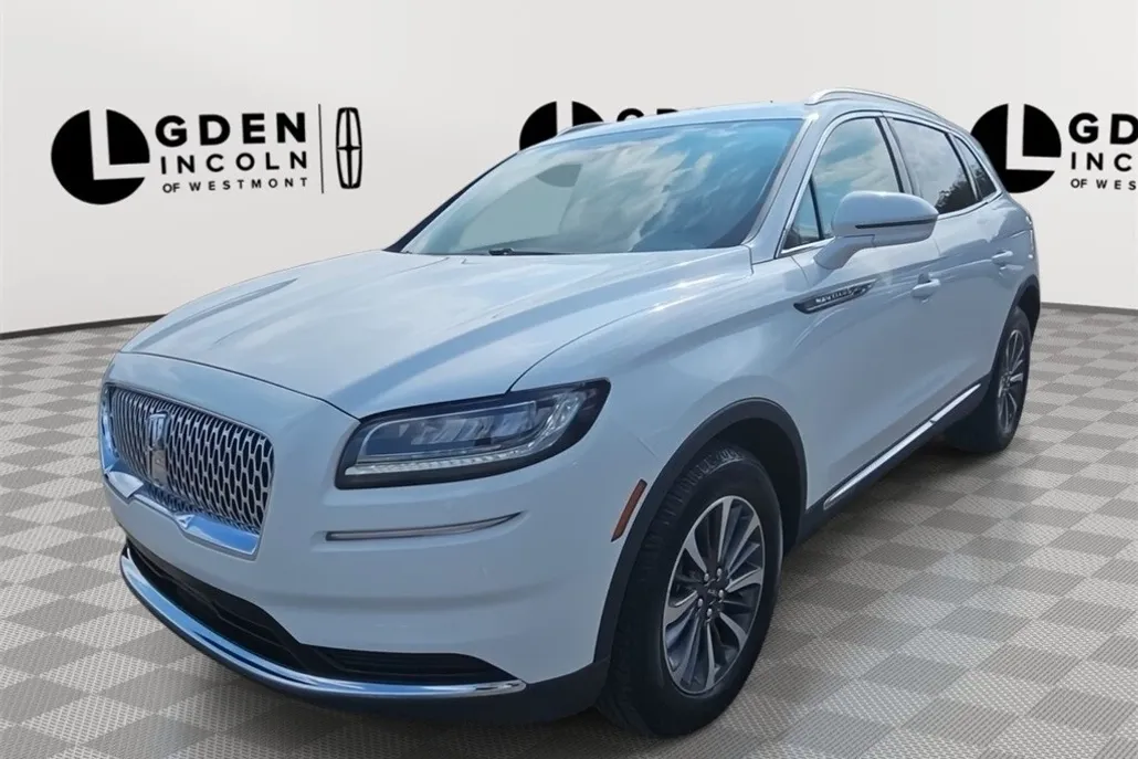 2023 Lincoln Nautilus Standard photo 1