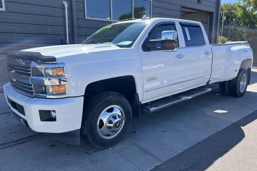 2016 Chevrolet Silverado 3500HD High Country photo 1