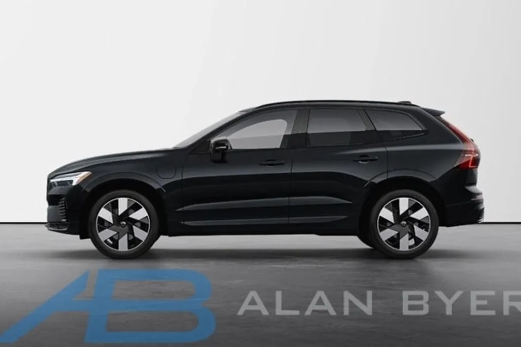 2025 Volvo XC60 T8 Plus photo 1