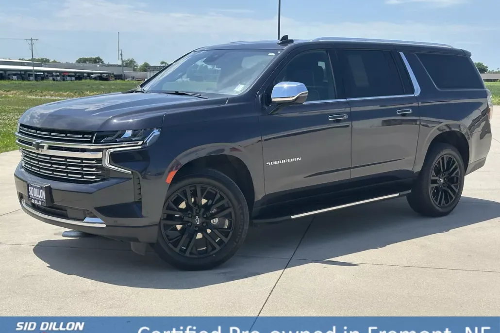 2023 Chevrolet Suburban Premier photo 1