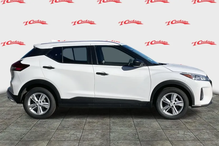 2025 Nissan Kicks Play S photo 1
