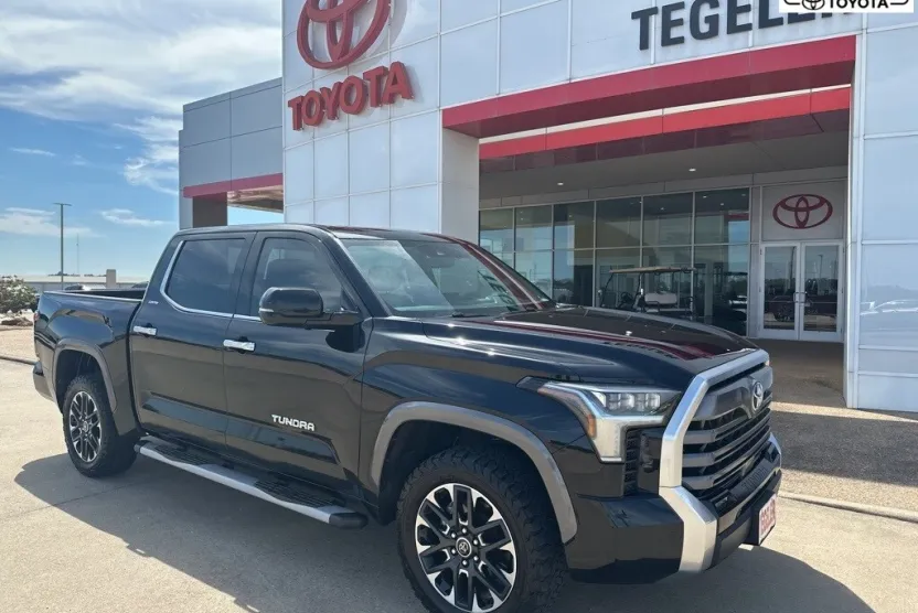 2023 Toyota Tundra Limited photo 1