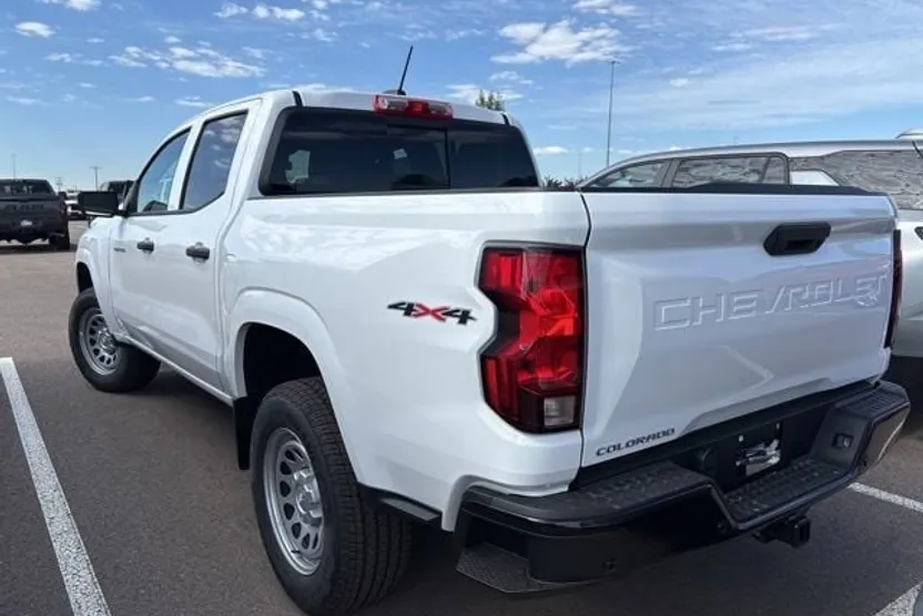2025 Chevrolet Colorado LT photo 1