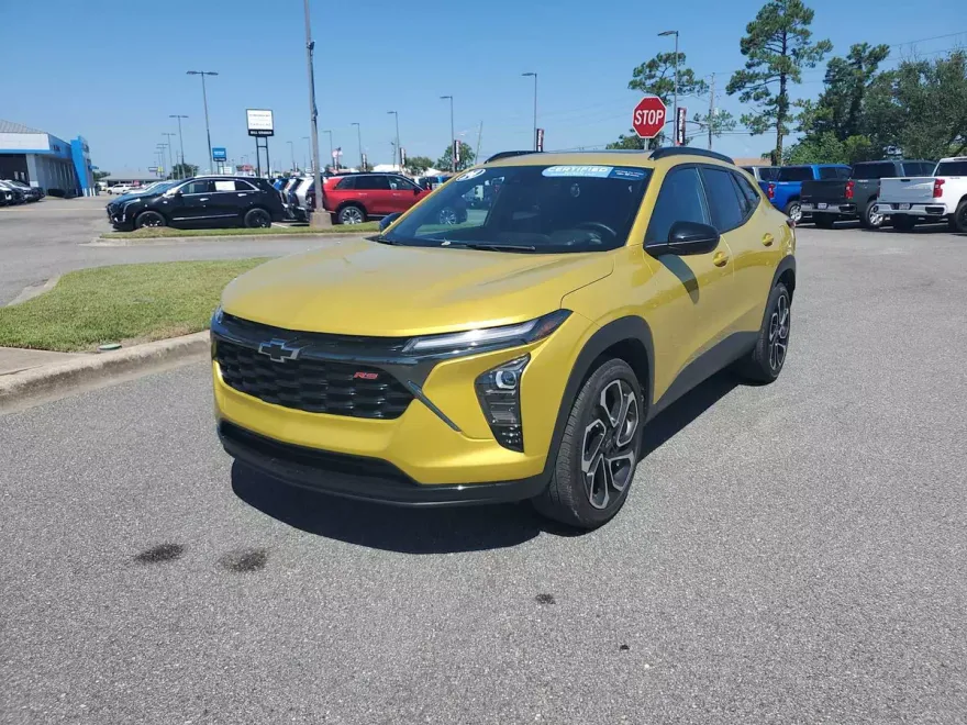 2024 Chevrolet Trax photo 1