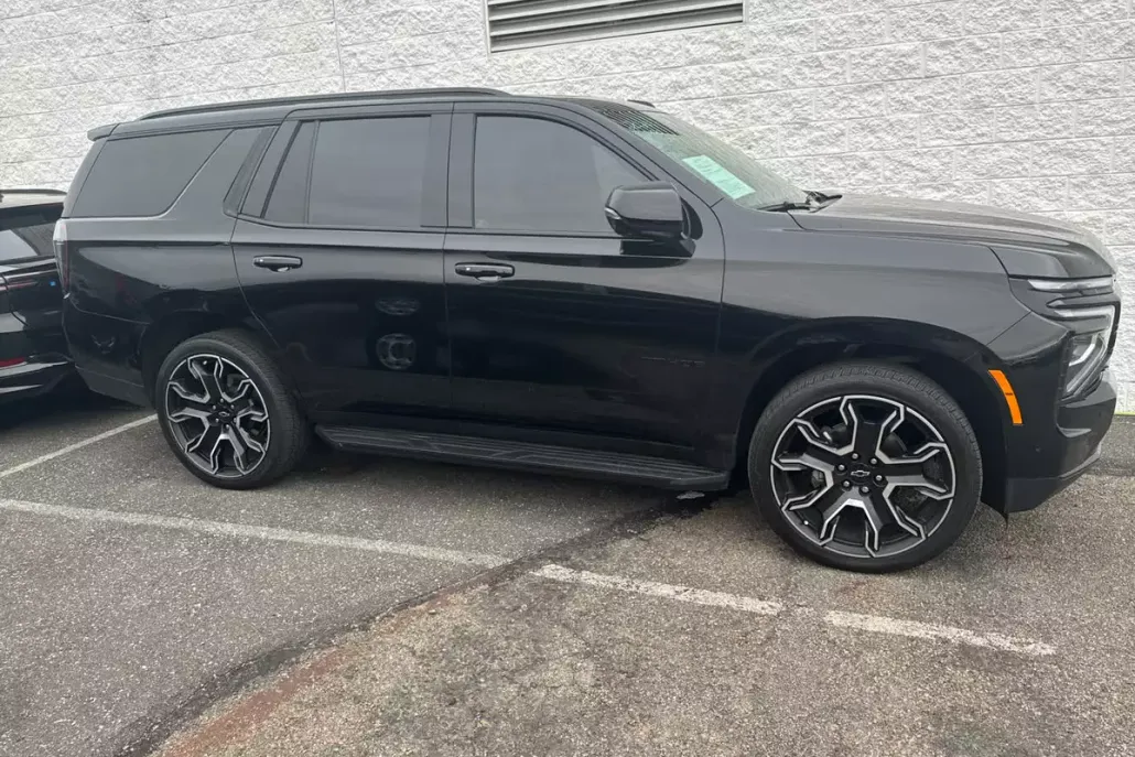 2025 Chevrolet Tahoe RST photo 1