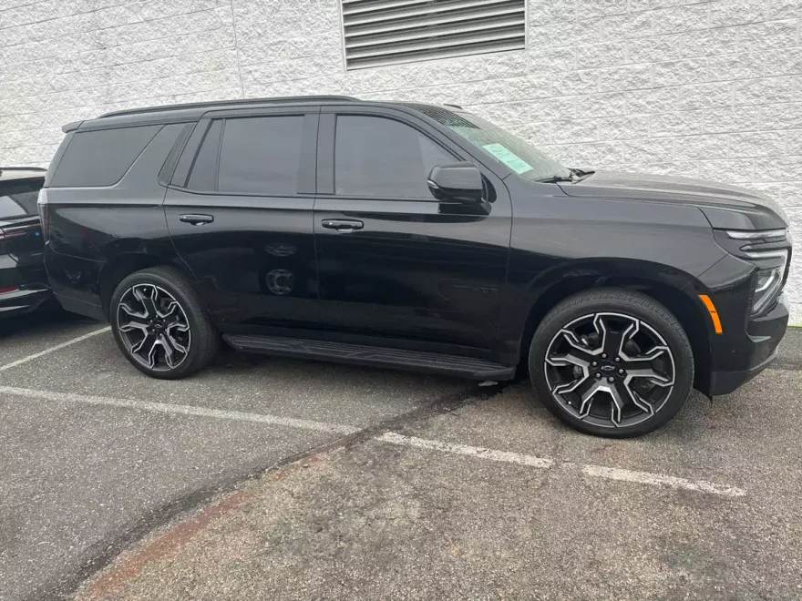 2025 Chevrolet Tahoe RST photo 1