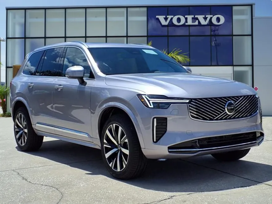 2026 Volvo XC90 B5 Core photo 1