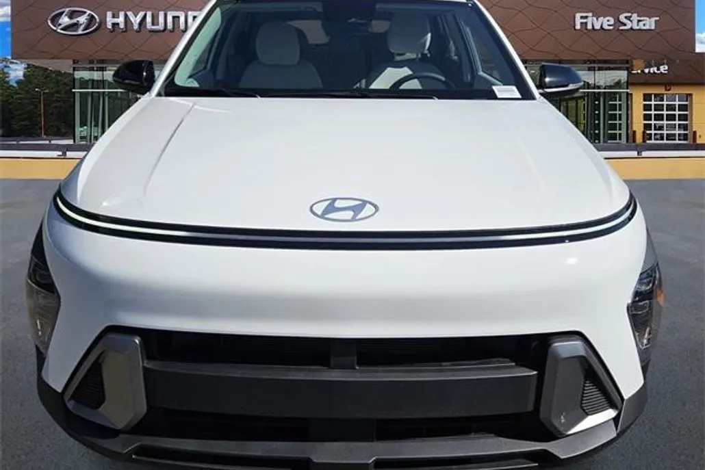 2026 Hyundai Kona SEL photo 1