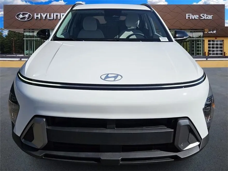 2026 Hyundai Kona SEL photo 1