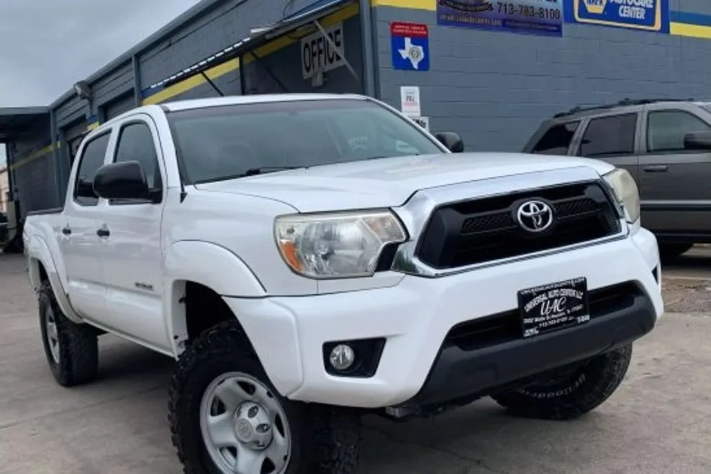 2015 Toyota Tacoma Double Cab photo 1
