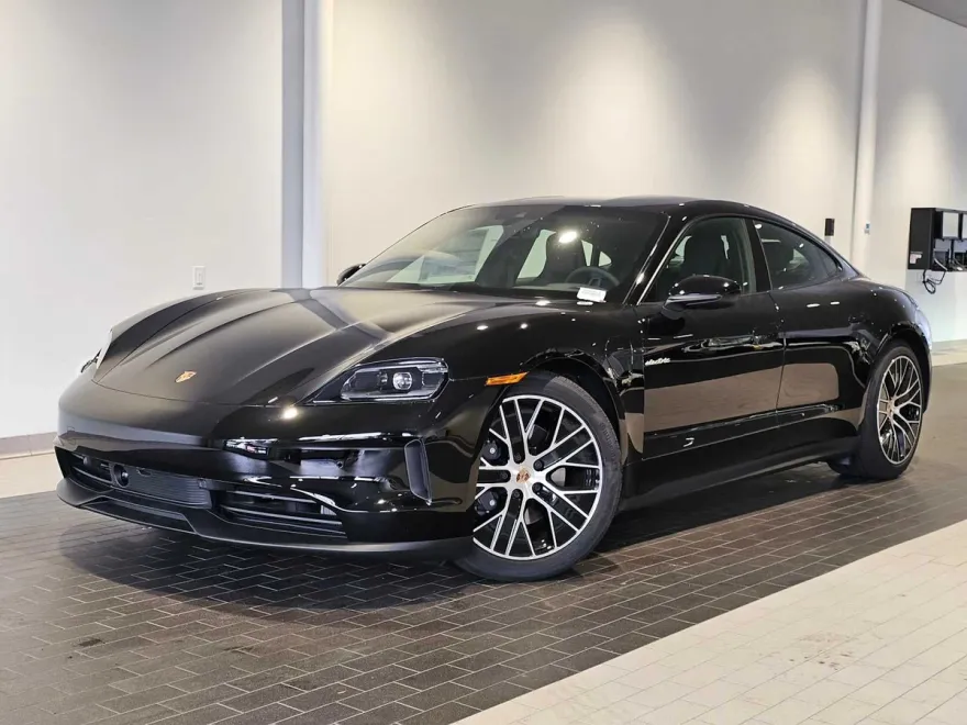 2025 Porsche Taycan photo 1