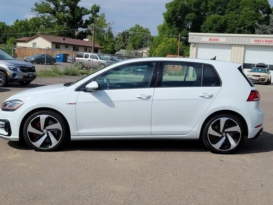 2019 Volkswagen Golf GTI SE photo 1