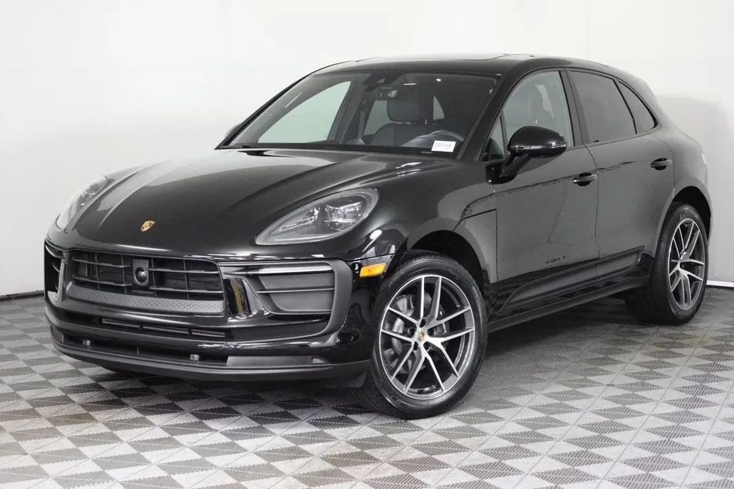 2025 Porsche Macan Base photo 1