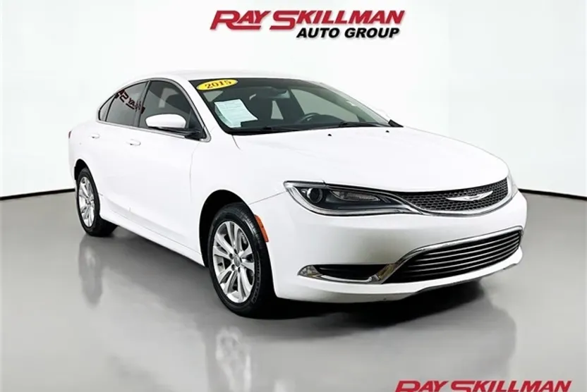 2015 Chrysler 200 Limited photo 1