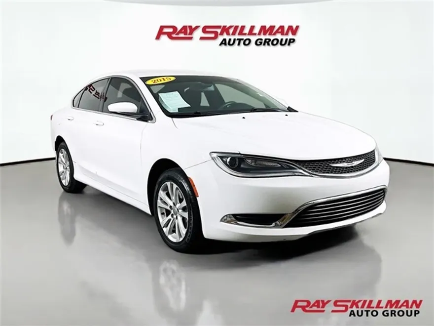 2015 Chrysler 200 Limited photo 1