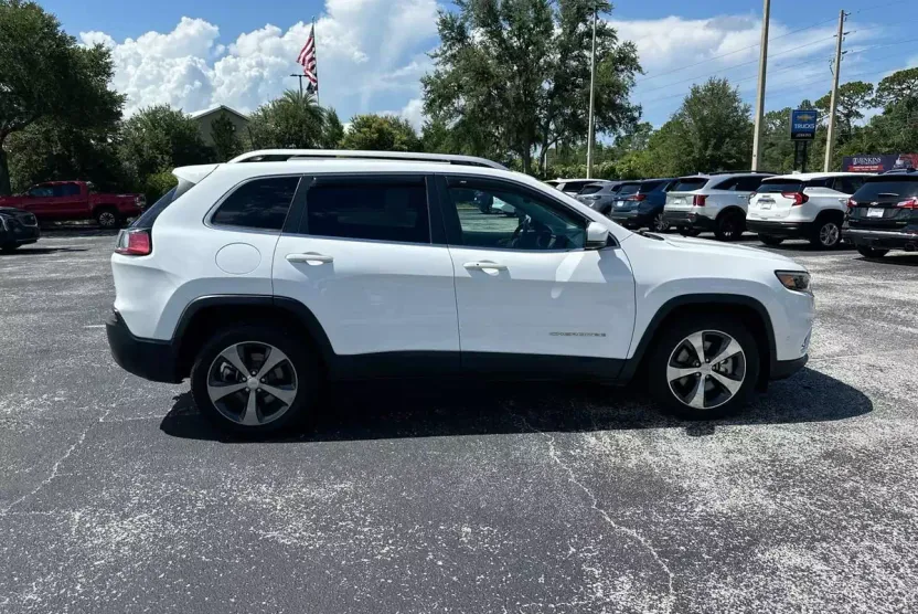 2019 Jeep Cherokee Limited photo 1