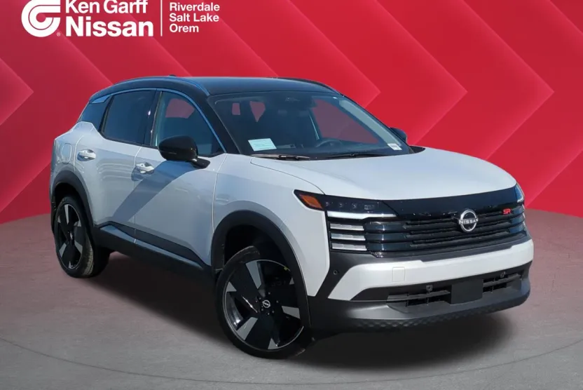 2025 Nissan Kicks SR photo 1