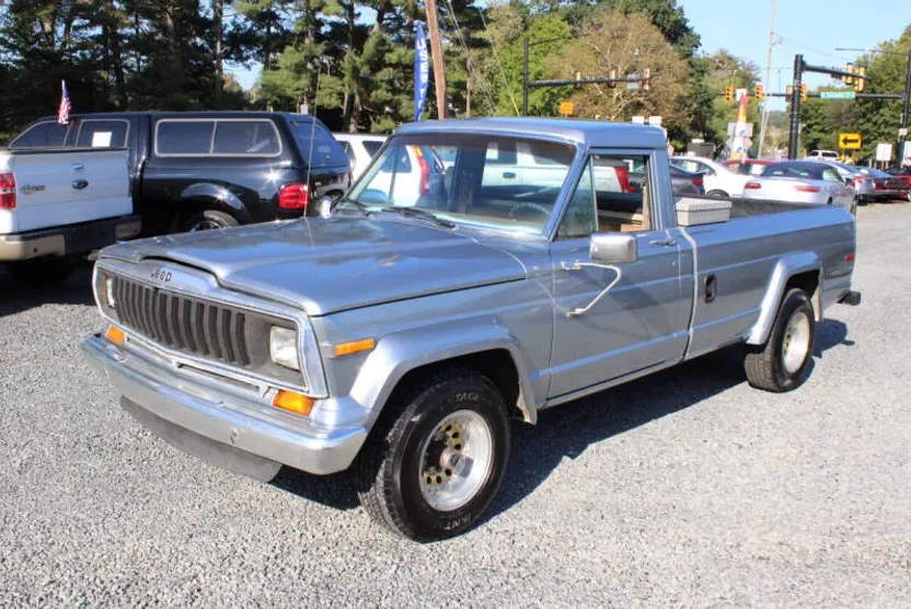 1985 Jeep J-10 photo 1