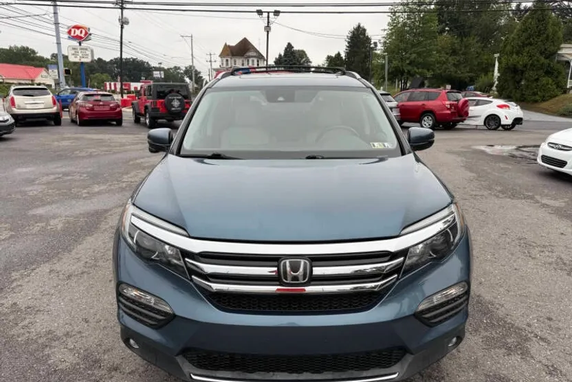 2016 Honda Pilot Touring photo 1