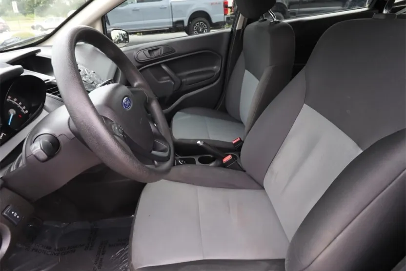 2019 Ford Fiesta S photo 1