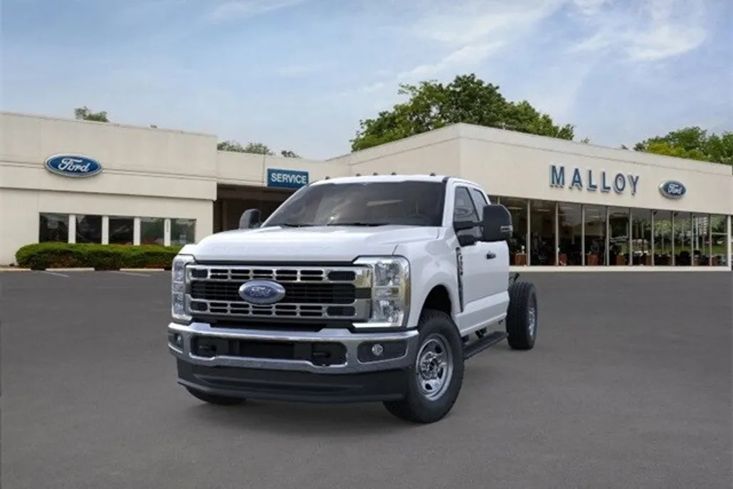 2025 Ford F-350 XL photo 1