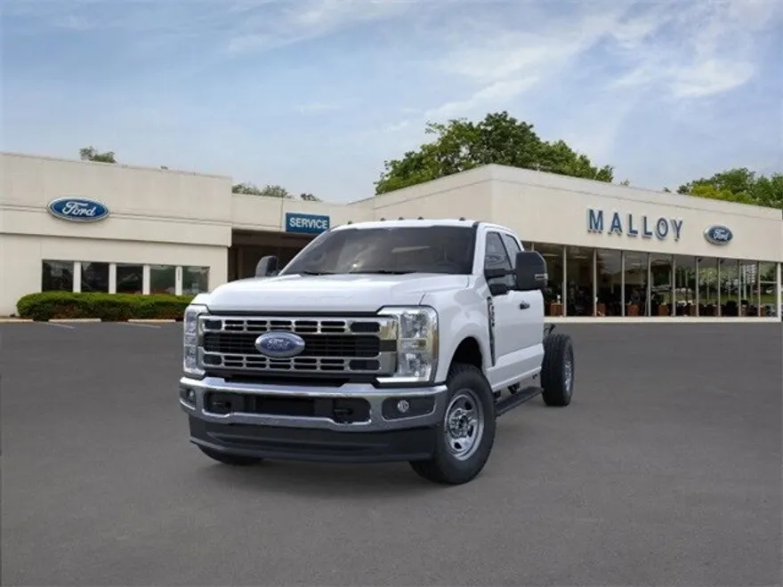 2025 Ford F-350 XL photo 1
