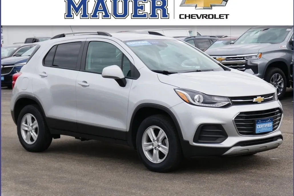 2022 Chevrolet Trax LT photo 1