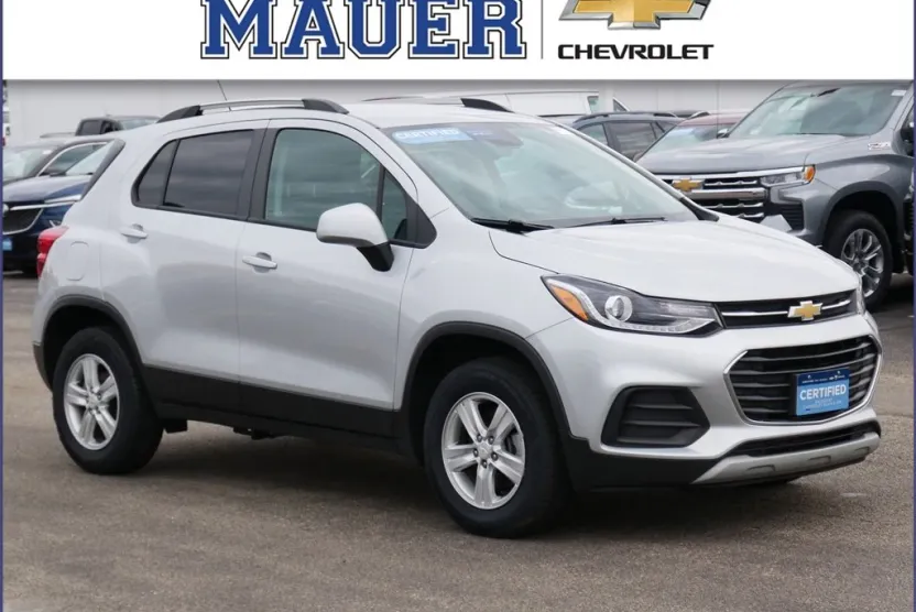 2022 Chevrolet Trax LT photo 1