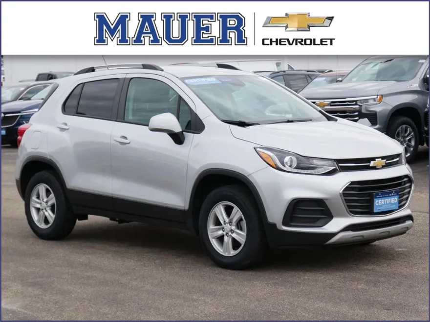 2022 Chevrolet Trax LT photo 1