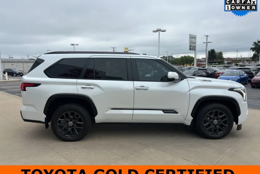 2024 Toyota Sequoia Platinum photo 1