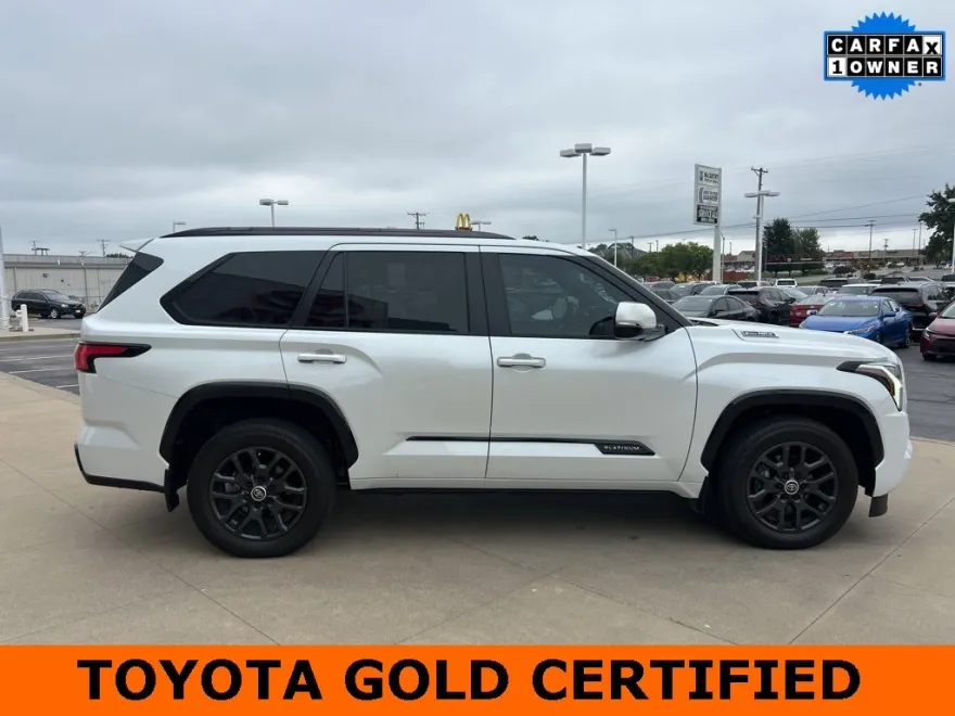 2024 Toyota Sequoia Platinum photo 1