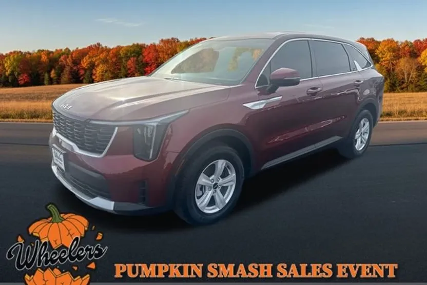 2025 Kia Sorento LX photo 1