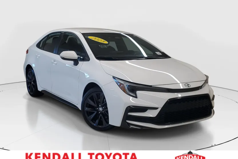 2023 Toyota Corolla SE photo 1