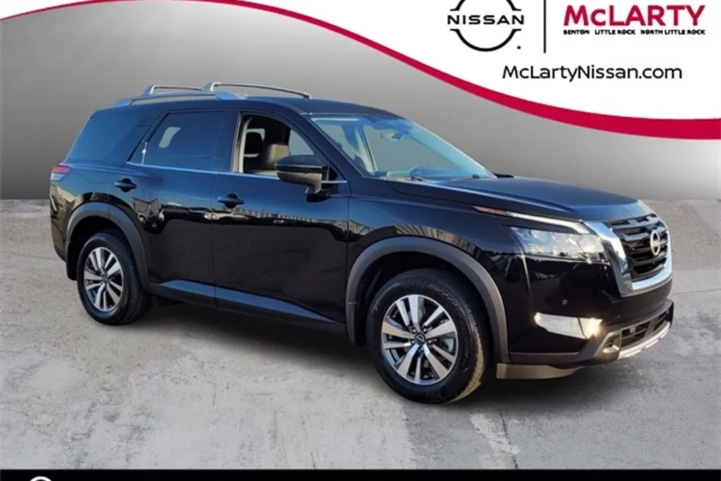 2025 Nissan Pathfinder SL photo 1