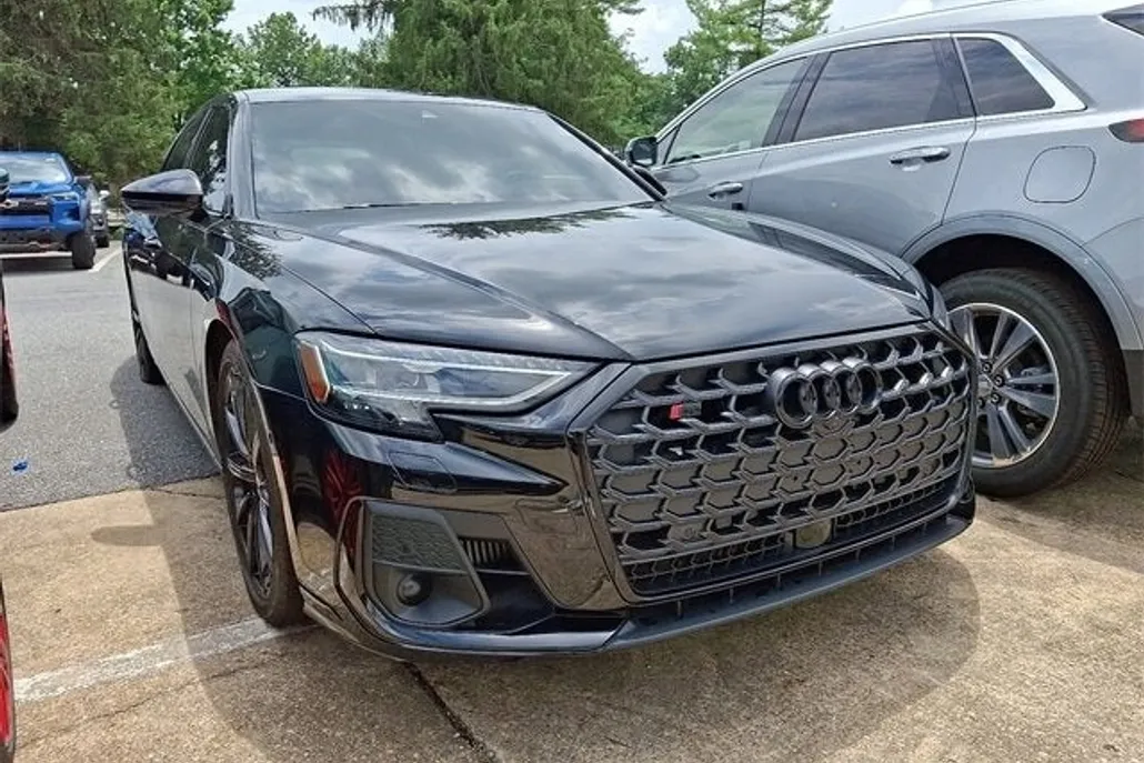 2023 Audi S8 Base photo 1
