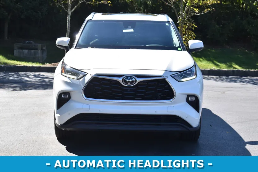 2021 Toyota Highlander Limited photo 1