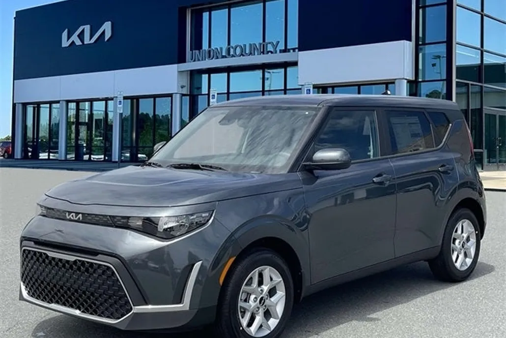 2025 Kia Soul S photo 1