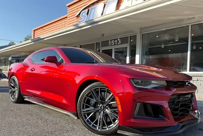 2023 Chevrolet Camaro ZL1 photo 1