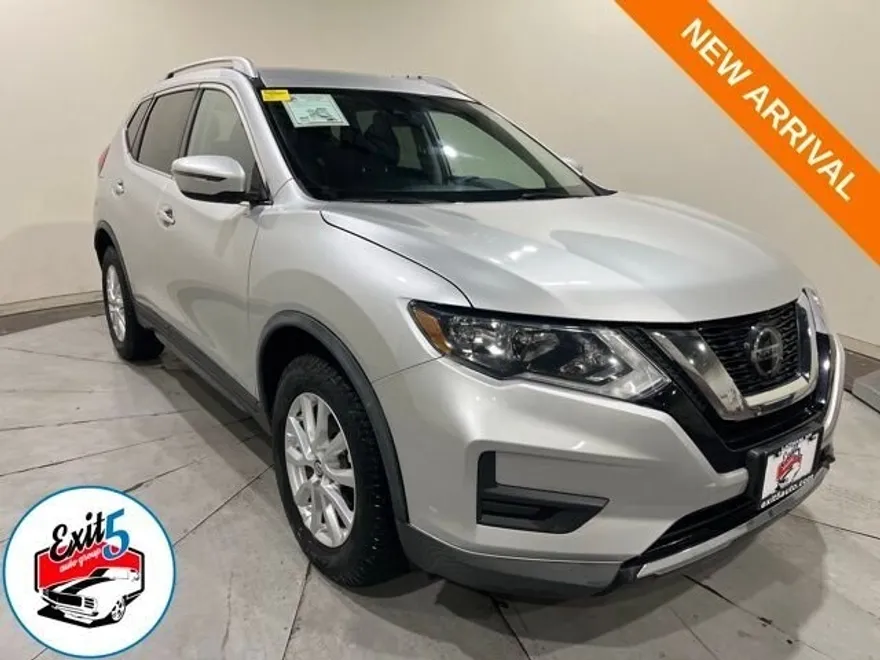 2019 Nissan Rogue SV photo 1
