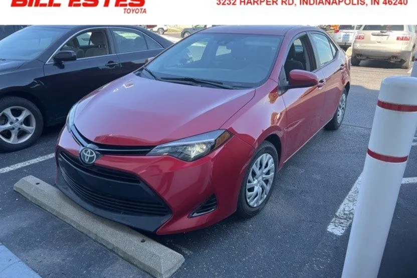 2018 Toyota Corolla LE photo 1