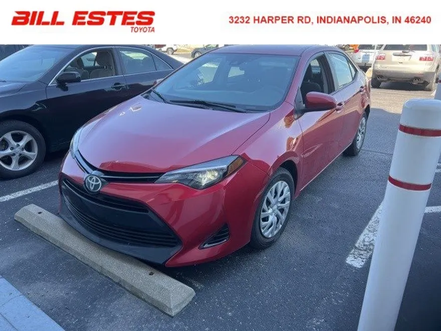 2018 Toyota Corolla LE photo 1
