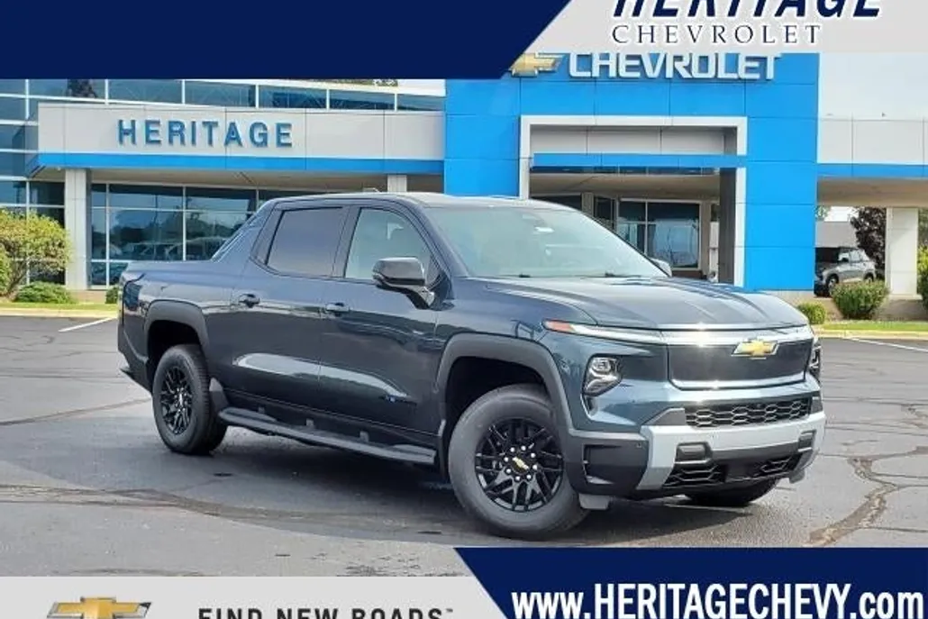 2026 Chevrolet Silverado photo 1