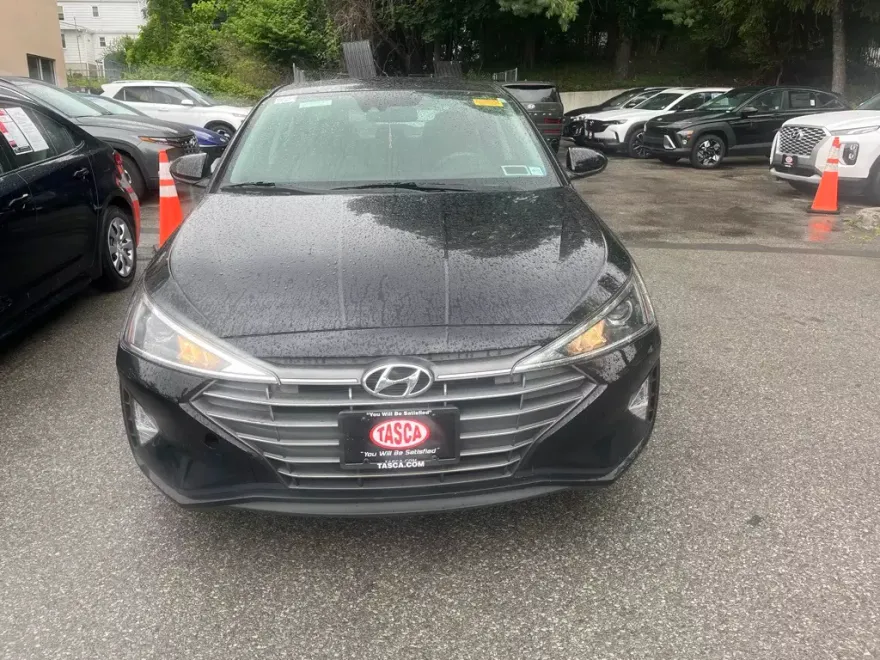 2020 Hyundai Elantra SE photo 1