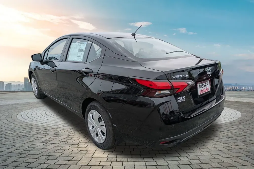 2025 Nissan Versa S photo 1