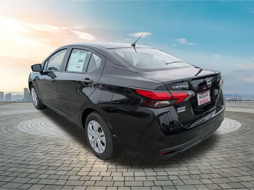 2025 Nissan Versa S photo 1