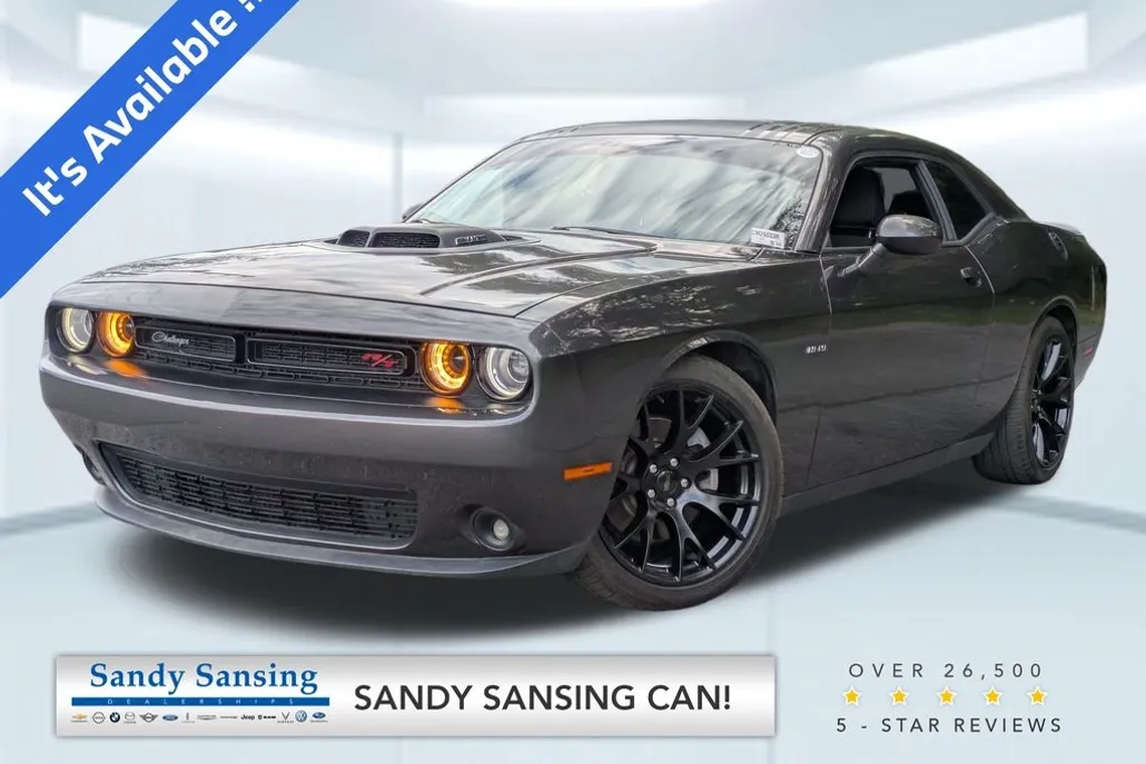 2016 Dodge Challenger SXT Plus photo 1
