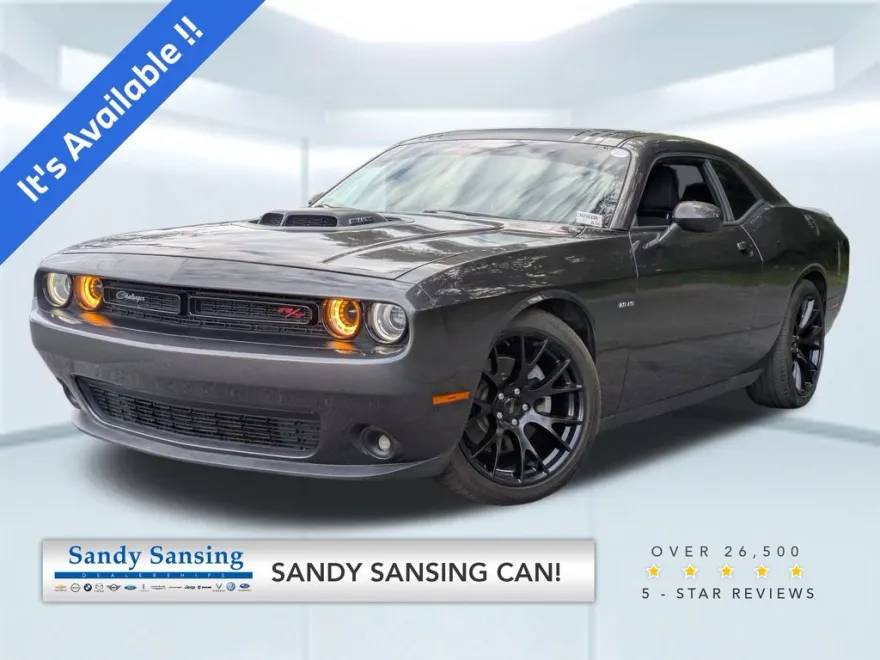2016 Dodge Challenger SXT Plus photo 1